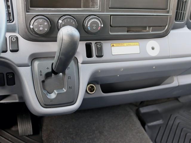 2013 Mitsubishi Fuso 2 Owner 34k miles Box Truck