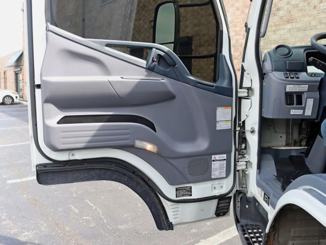 2013 Mitsubishi Fuso 2 Owner 34k miles Box Truck