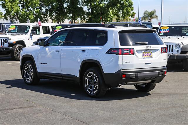 2026 Jeep Cherokee Laredo 4x4