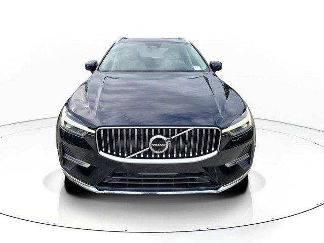 2023 Volvo XC60 B5 Ultimate Bright Theme