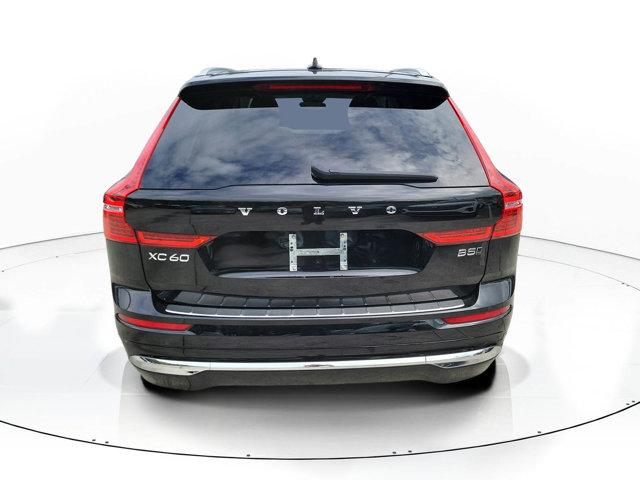 2023 Volvo XC60 B5 Ultimate Bright Theme