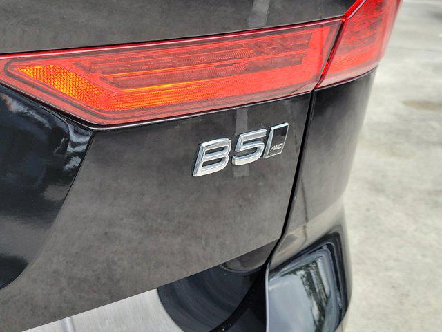 2023 Volvo XC60 B5 Ultimate Bright Theme