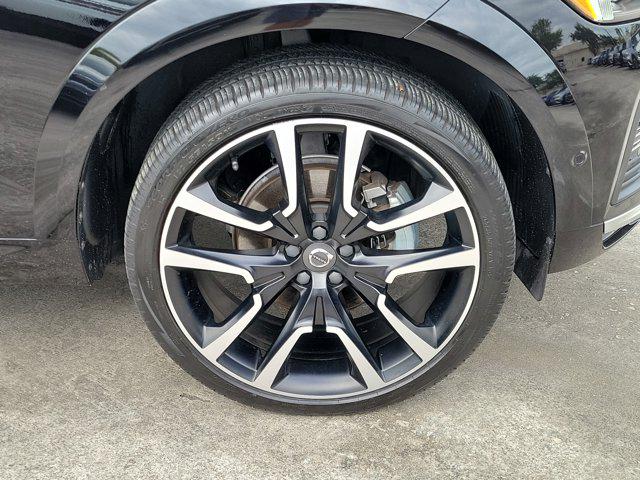 2023 Volvo XC60 B5 Ultimate Bright Theme