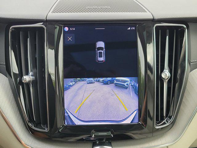2023 Volvo XC60 B5 Ultimate Bright Theme