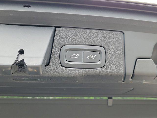 2021 Volvo XC60 T5 Momentum