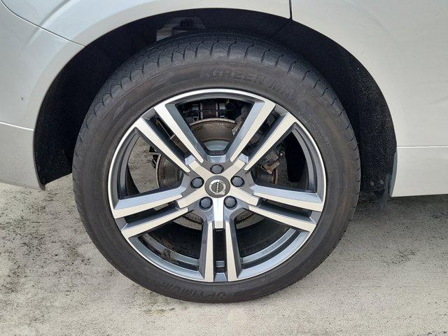 2021 Volvo XC60 T5 Momentum