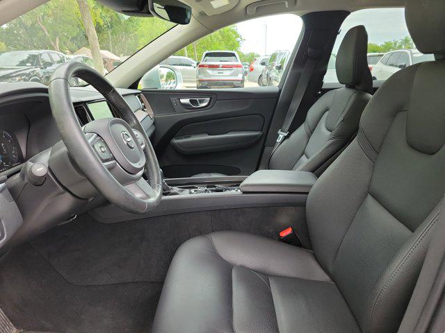 2021 Volvo XC60 T5 Momentum