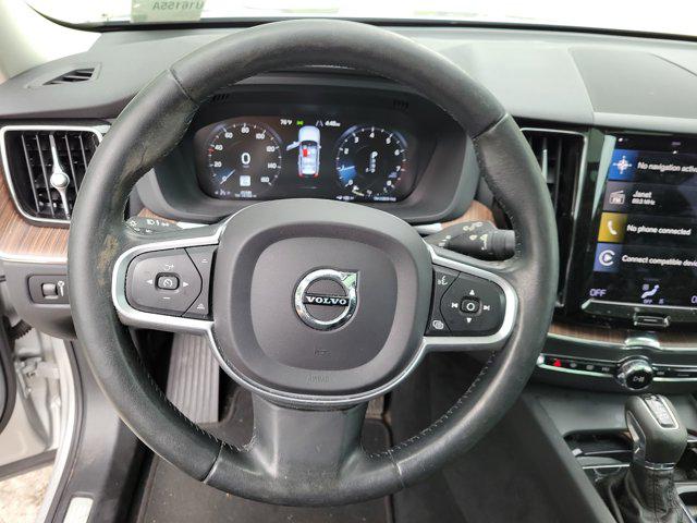 2021 Volvo XC60 T5 Momentum