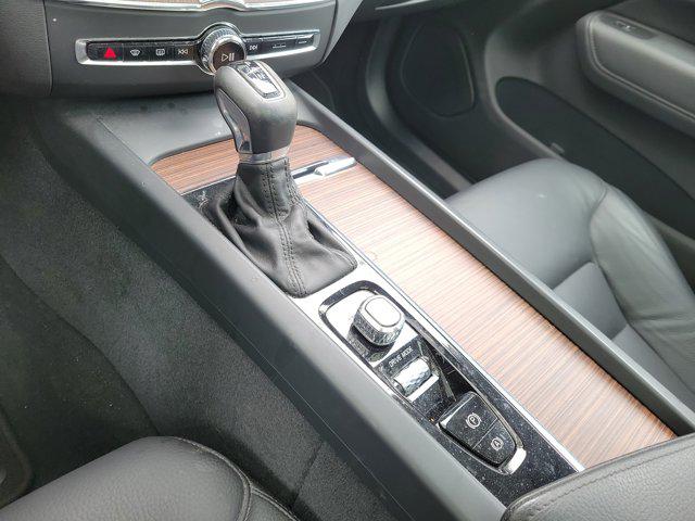 2021 Volvo XC60 T5 Momentum