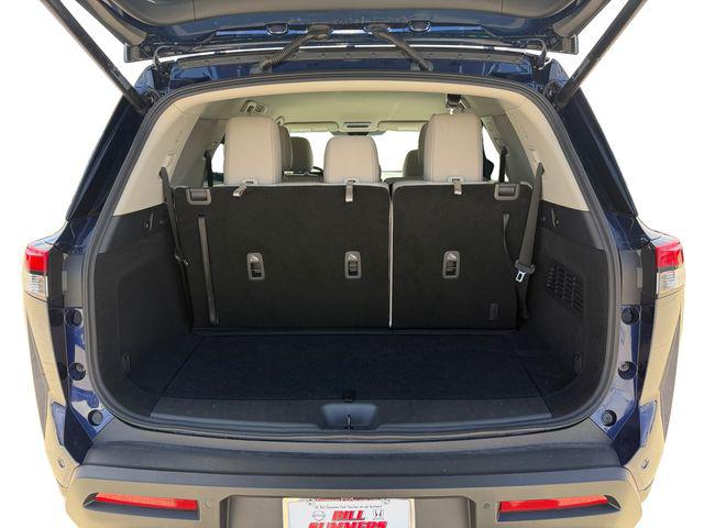 2025 Nissan Pathfinder SV 4WD