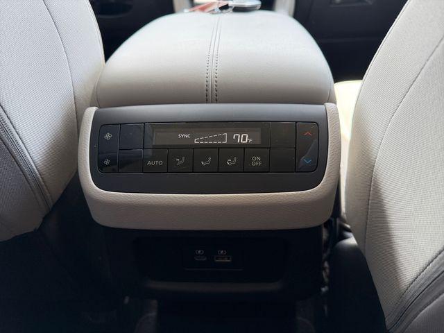 2025 Nissan Pathfinder SV 4WD