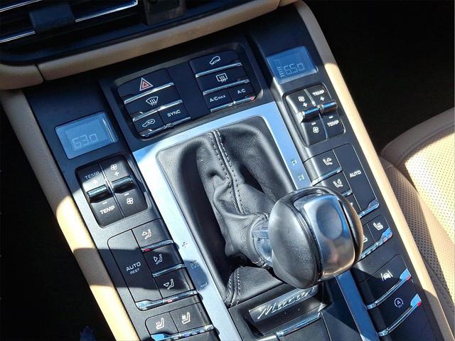 2019 Porsche Macan Unknown
