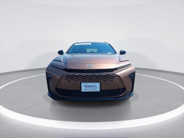 2025 Toyota Crown Signia XLE