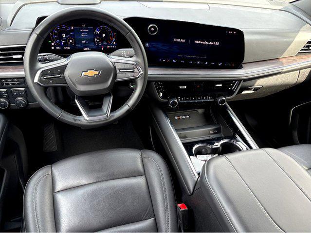 2025 Chevrolet Suburban 4WD LT