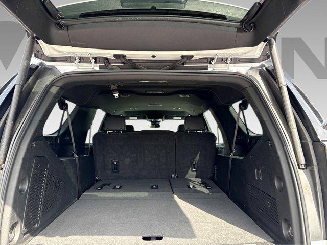 2025 Chevrolet Suburban 4WD LT