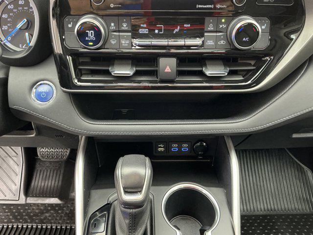 2022 Toyota Highlander Hybrid XLE