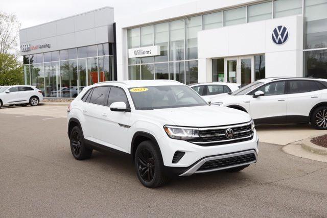 2023 Volkswagen Atlas Cross Sport 3.6L V6 SE w/Technology for sale in LANSING, MI