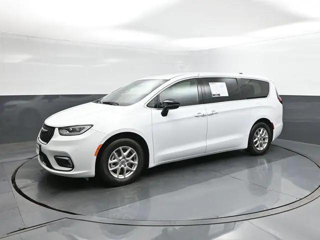 2025 Chrysler Pacifica Select for sale in Beaumont, TX