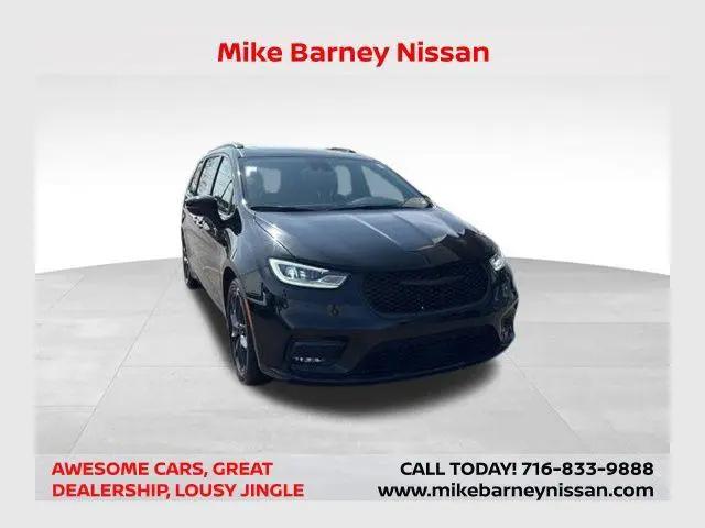 2025 Chrysler Pacifica Limited for sale in Amherst, NY
