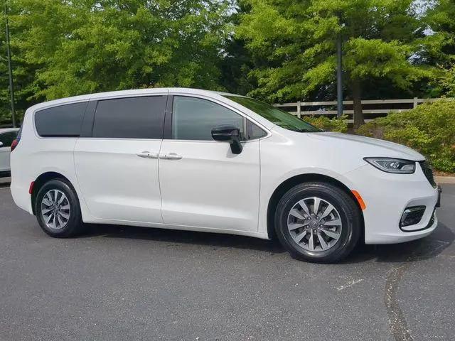 2024 Chrysler Pacifica Hybrid Select for sale in Midlothian, VA