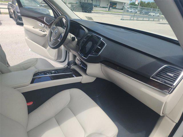 2019 Volvo XC90 T5 Momentum