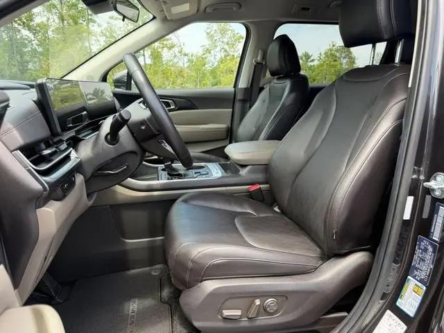 2025 Kia Carnival MPV LXS