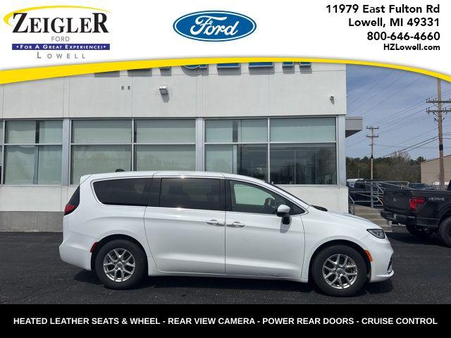 2023 Chrysler Pacifica Touring L for sale in Lowell, MI