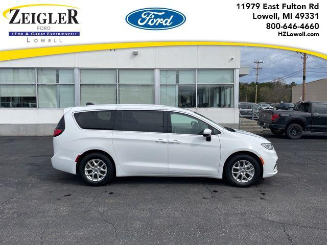 2023 Chrysler Pacifica Touring L for sale in Lowell, MI