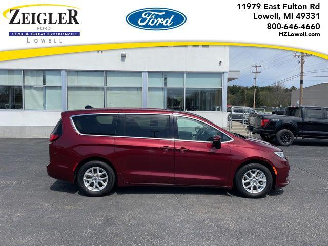 2023 Chrysler Pacifica Touring L for sale in Lowell, MI