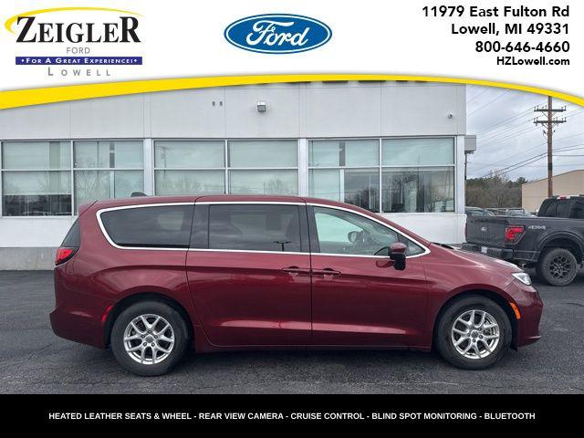 2023 Chrysler Pacifica Touring L for sale in Lowell, MI