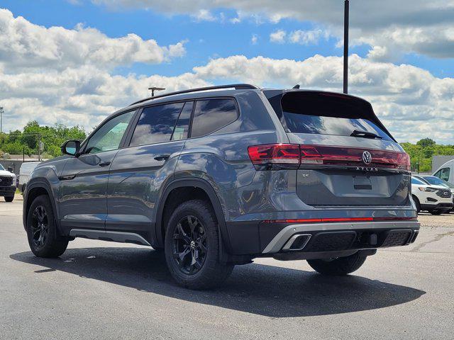 2024 Volkswagen Atlas 2.0T Peak Edition SE w/Technology