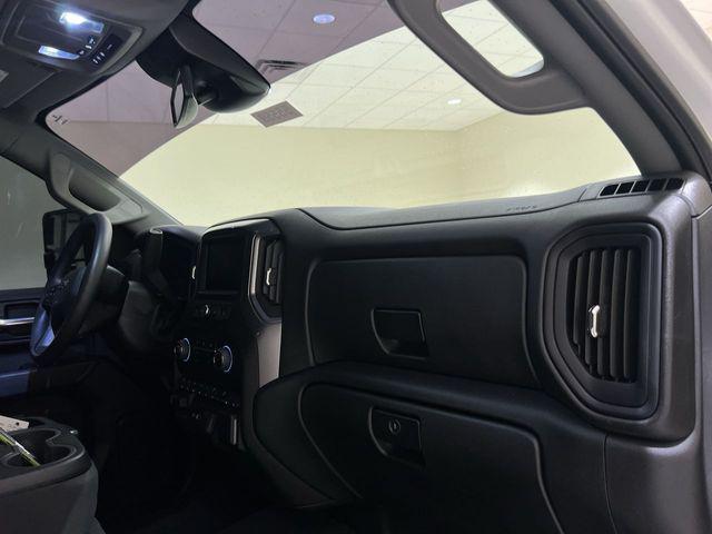 2024 Chevrolet Silverado 2500HD 4WD Crew Cab Standard Bed Custom
