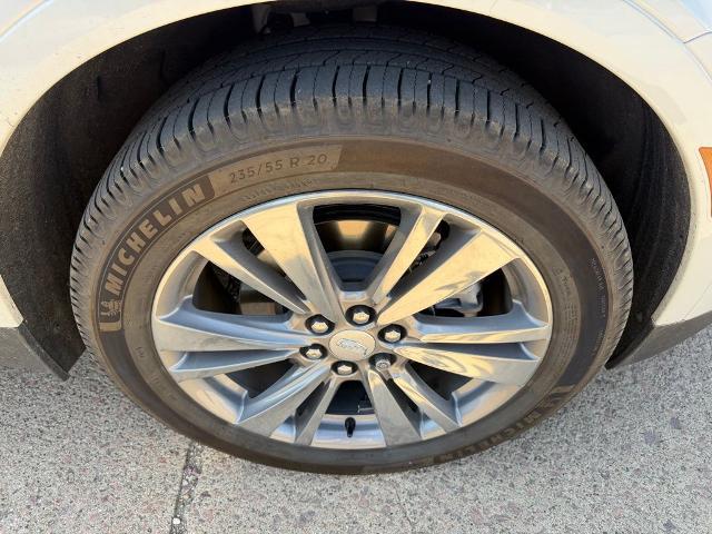 2022 Cadillac XT5 AWD Premium Luxury