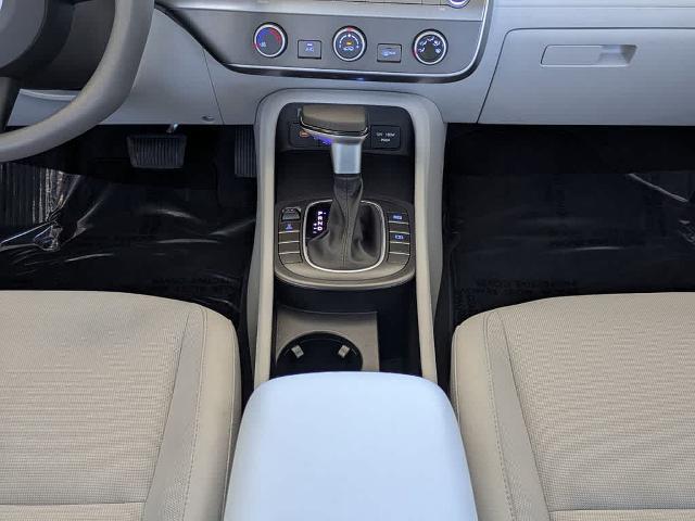 2025 Hyundai Kona SE