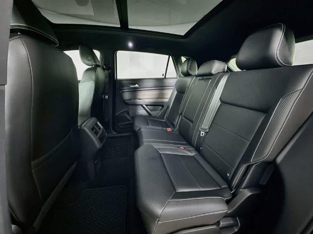 2023 Volkswagen Atlas Cross Sport 2.0T SEL R-Line Black