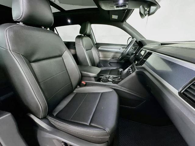 2023 Volkswagen Atlas Cross Sport 2.0T SEL R-Line Black
