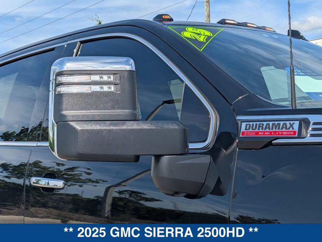 2025 GMC Sierra 2500HD 4WD Crew Cab Standard Bed Denali