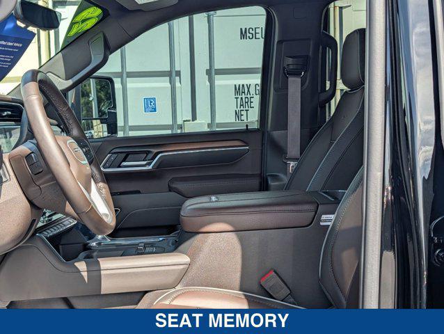 2025 GMC Sierra 2500HD 4WD Crew Cab Standard Bed Denali