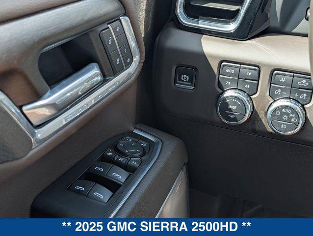 2025 GMC Sierra 2500HD 4WD Crew Cab Standard Bed Denali