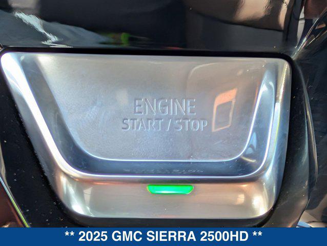 2025 GMC Sierra 2500HD 4WD Crew Cab Standard Bed Denali