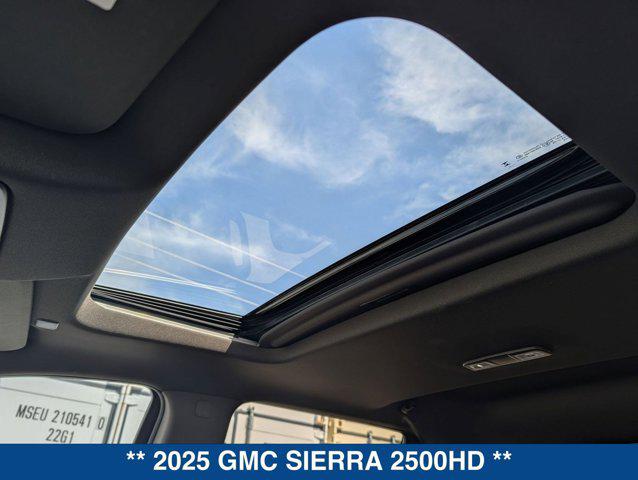 2025 GMC Sierra 2500HD 4WD Crew Cab Standard Bed Denali