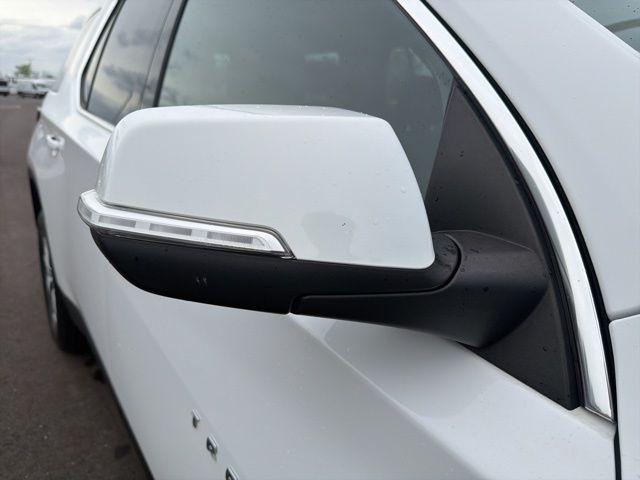 2023 Chevrolet Traverse AWD LT Cloth
