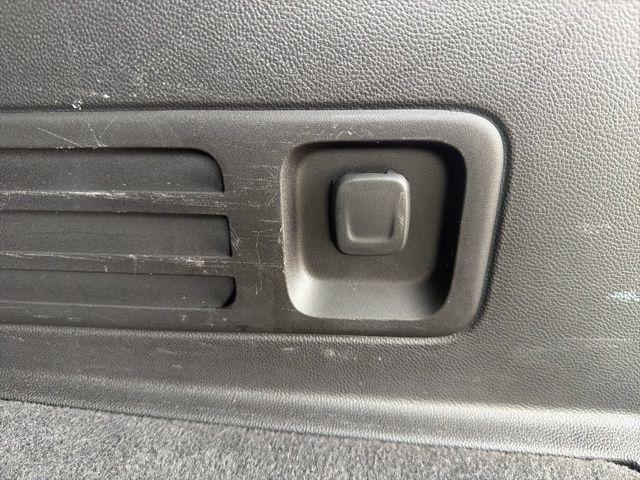 2023 Chevrolet Traverse AWD LT Cloth