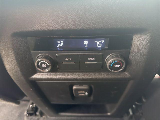2023 Chevrolet Traverse AWD LT Cloth