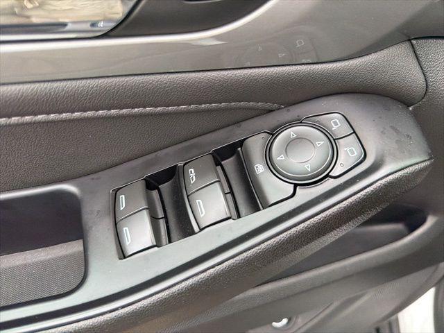 2023 Chevrolet Traverse AWD LT Cloth