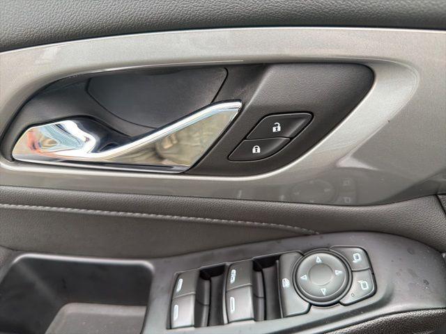 2023 Chevrolet Traverse AWD LT Cloth