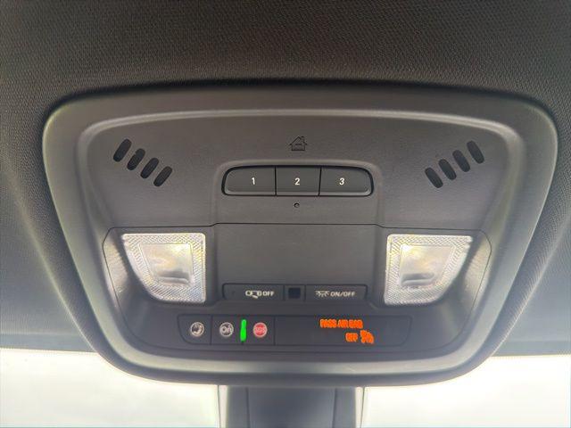 2023 Chevrolet Traverse AWD LT Cloth
