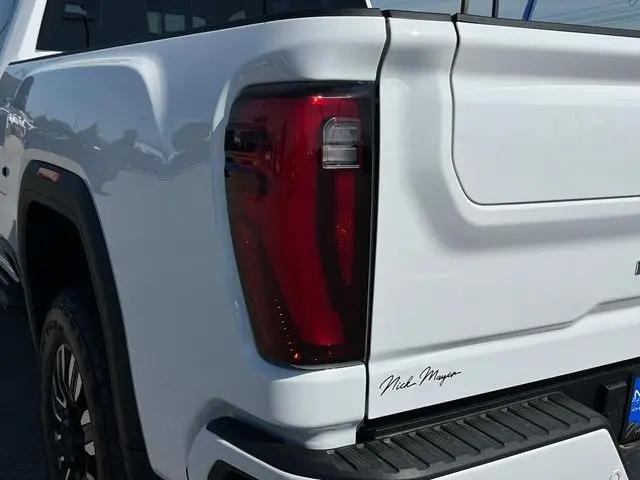 2026 GMC Sierra 2500HD Crew Cab, Standard Bed, Denali Ultimate, 4WD