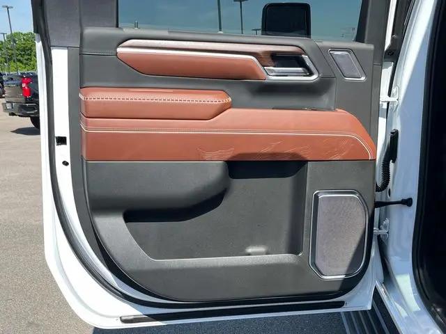 2026 GMC Sierra 2500HD Crew Cab, Standard Bed, Denali Ultimate, 4WD