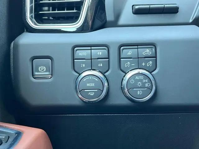 2026 GMC Sierra 2500HD Crew Cab, Standard Bed, Denali Ultimate, 4WD